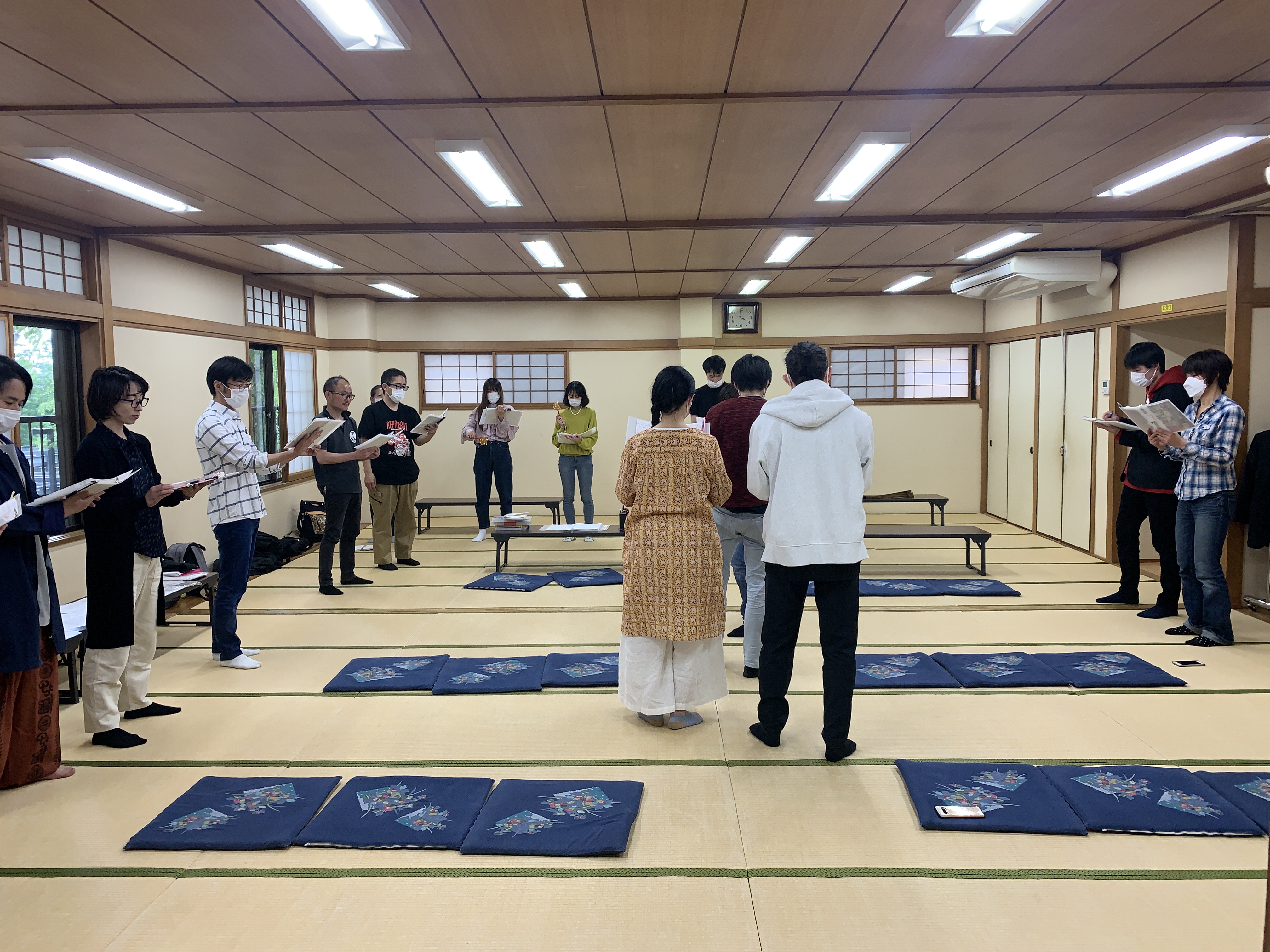 朗読劇の魅力を語る。声で表現する新たな創造の舞台へようこそ。
